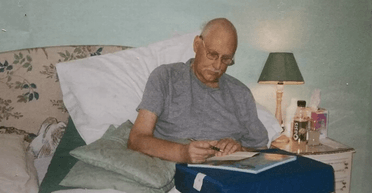 Минуло 20 років: жінка отримала зворушливий лист від покійного батька в день весілля