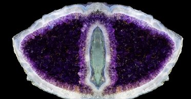 Учені розкрили загадку походження величезного родовища дорогоцінного каміння (фото)