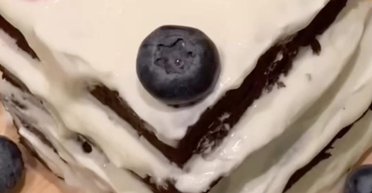 Швидкий торт без борошна та цукру: смачний десерт за 7 хвилин