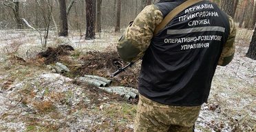 Снаряды к САУ и танкам: на Харьковщине обнаружили схрон с российскими боеприпасами (фото)