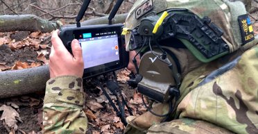 Закрепили на дроне громкоговоритель: бойцы ССО набрали пленных ВС РФ под Покровском (видео)