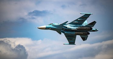 Падение Су-34 в России: оккупанты потеряли штурмана, который приземлился на дерево, — СМИ