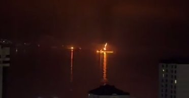 Ключовий для експорту нафти РФ: у Новоросійську дрони атакували порт, спалахнула пожежа (відео)