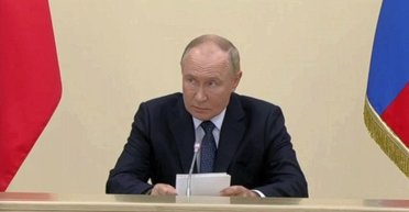Новейшее оружие и ядерная триада: Путин планирует обновить инфраструктуру на авиабазах и арсеналах