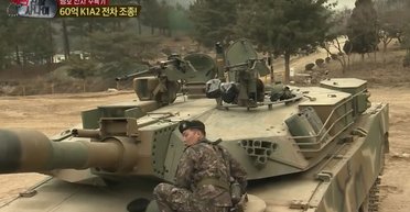 ДНК "Абрамса": у Південній Кореї танк K1A2 "подружили" з бойовою машиною K21 і K2 Black Panther (відео)