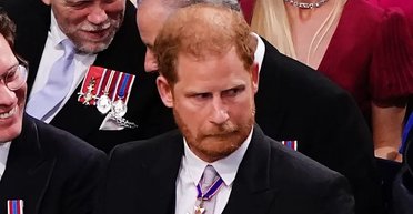 Имеет опасения: король Чарльз не хочет видеться с принцем Гарри во время его визита — инсайдер назвал причину