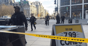 Поблизу Білого дому трапилася стрілянина: поранені надцгвардійці, у Вашингтон відправляють 500 бійців, деталі (відео)