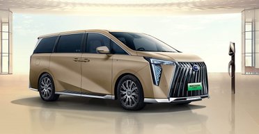 Китайці представили розкішний мінівен з витратою палива 6 літрів на 100 км (фото)