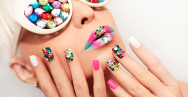 Антитренди манікюру зими 2021-22. Топ-7 прикладів покриття нігтів, яке більше не модне