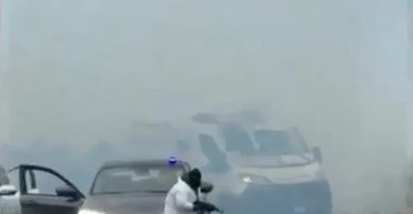 В Італії грабіжники підірвали інкасаторський фургон з грошима прямо посеред дороги (відео)