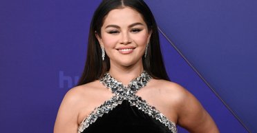 Селена Гомес публічно пожартувала про бездітних кошатниць (відео)