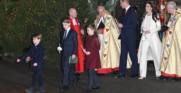 Кейт Міддлтон привела принцесу Шарлотту на різдвяний концерт у торішньому одязі