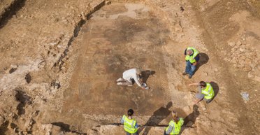На фермерском поле. В Великобритании нашли редкую мозаику с изображением "Илиады" Гомера (фото)