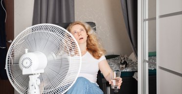 Чай не допоможе: лікарі назвали несподіваний напій, що врятує у спеку