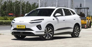 В Україні різко обвалився попит на авто з Китаю: які моделі досі купують (фото)