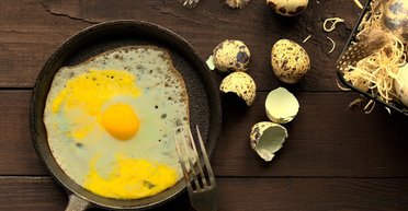 Кулінарні поради: 5 продуктів, які не можна готувати на чавунній сковороді