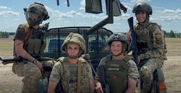 В Раде предлагают брать на воинский учет женщин: каких категорий это касается