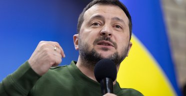 Как и тысячи других замученных: Зеленский обвинил Путина в смерти Навального (видео)