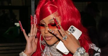 Дочка співачки Cardi B зіпсувала їй сумочку за $60 тисяч (відео)