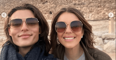 Елізабет Герлі відпочиває в Єгипті з 22-річним сином (фото)