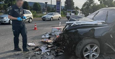 На Закарпатье нетрезвая водитель BMW протаранила блокпост: погиб военный (фото)