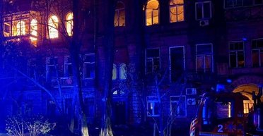 Россияне ударили ракетами по жилым кварталам Киева и Днепра: что известно (видео)