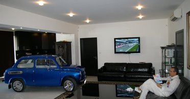 Вложили 60 000 евро: в Европе обнаружен идеальный горбатый "Запорожец" (фото)