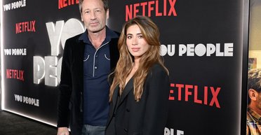 Цілком таємно: 64-річний актор Девід Духовни одружився з 31-річною продавчинею