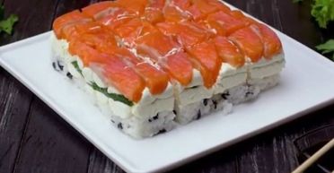 Новий погляд на японську кухню: суші-торт "Філадельфія"