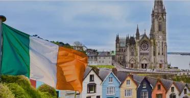До €10 000: Ирландия планирует увеличить выплаты беженцам — какое условие