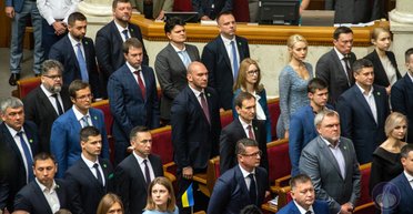 По 11 на каждого: аналитики подсчитали, сколько помощников работают на нардепов ВРУ (инфографика)