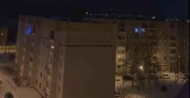 Обломки "снаряда" попали в дом: в Воронеже слышали более 15 взрывов, — СМИ (видео)