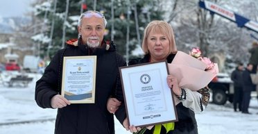 Вышила жена военного: на Львовщине украли елочные игрушки стоимостью около 100 тысяч (фото)