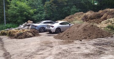 В Киеве коммунальщики оригинальным способом проучили "героев парковки" (фото)