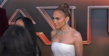 Дженніфер Лопес знову з'явилася на килимовій доріжці без Бена Аффлека (фото, відео)