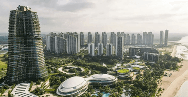 Пара переїхала жити в "місто-привид": як виглядає життя в порожньому мегаполісі (відео)