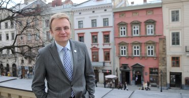 Андрей Садовый: Сегодня депутаты в горсоветах формируют акционерные общества