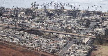 Отпуск превратился в кошмар: масштабный пожар охватил Гавайи, много жертв (видео, фото)