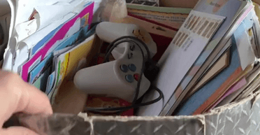 "Достали клад": украинка показала невероятные находки на чердаке дома (фото)