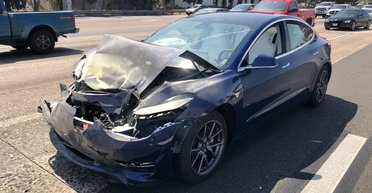 В США могут запретить поставлять битые электромобили в Украину, — СМИ