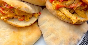 Хрустка піта з начинкою: рецепт апетитного перекусу (відео)