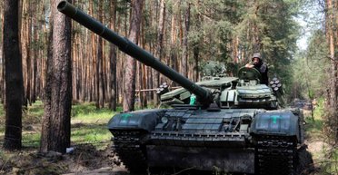 Попадаем на 5 км: танкисты ВСУ рассказали о европейских Т-72 в строю (видео)