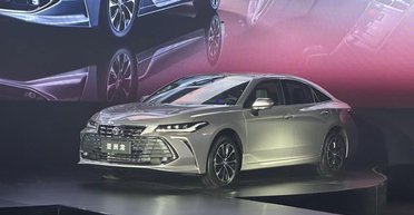 Лучше Camry: Toyota показала большой седан за $29 200 с расходом 6,1 л на 100 км (фото)