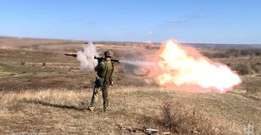 Морпехи уничтожили несколько грузовиков ВС РФ на трассе Алешки — Новая Каховка (фото)