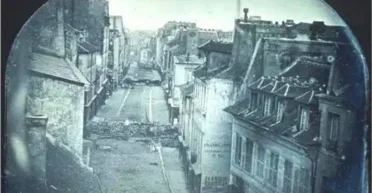 Баррикады на улицах Парижа: где и когда опубликовали первую фотографию в газете (фото)