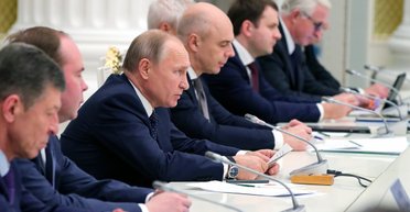 Наследник Путина: поиск внутри "семьи", честный кастинг или подготовка к смене власти