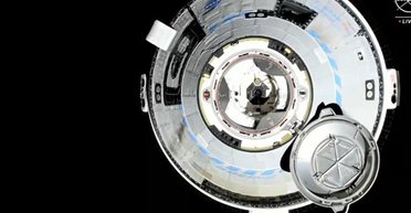 Відремонтували "на колінці". У корабля Boeing Starliner відмовили двигуни перед стикуванням із МКС (відео)