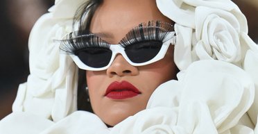 Реакція Лагерфельда та тарган-зірка. Головні меми про Met Gala 2023