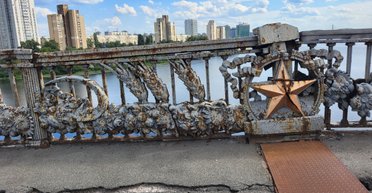 Міст Патона у Києві не фарбували понад 70 років: академік пояснив занедбаний стан споруди