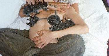 Дочь Джонни Деппа была замечена на прогулке с возлюбленной (фото)